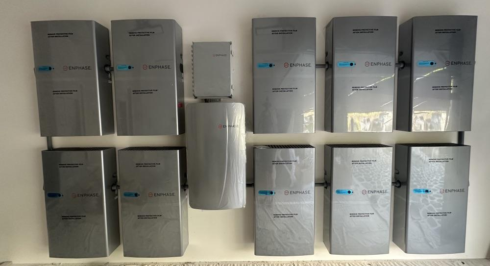 Hybrid Inverters - BlueSky