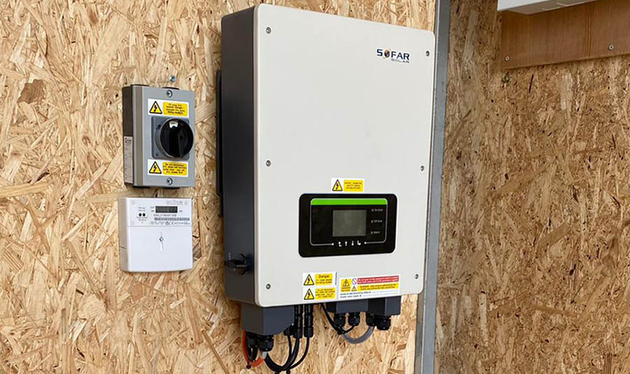 How Solar Panels Work: A Simple Explanation for Big Island Homeowners 2 The Role of the Inverter in solar energy - BlueSky