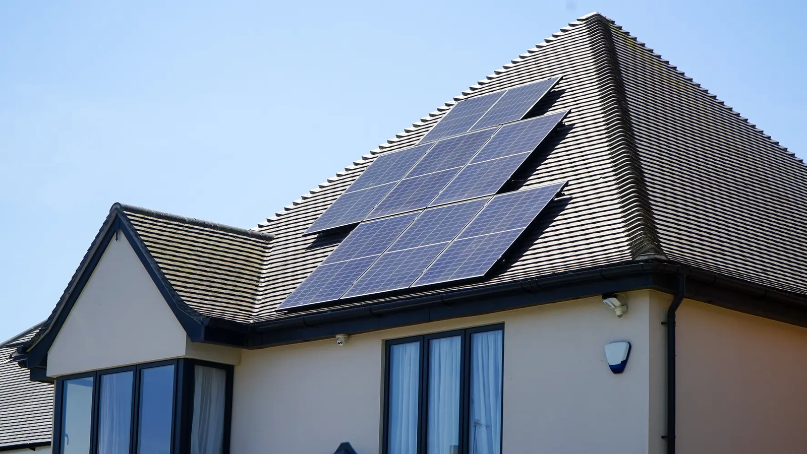 Best Direction for Solar Panels: Maximizing Sun Exposure on Your Big Island Roof